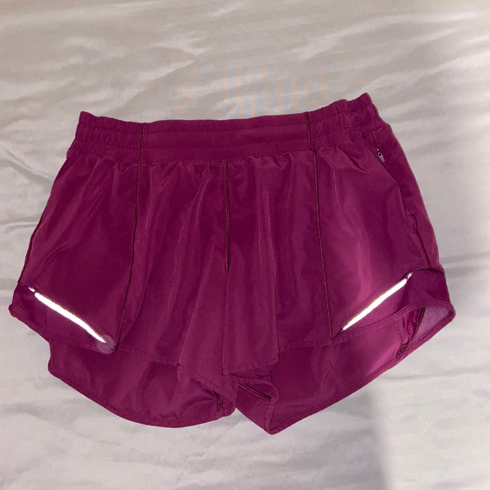 Lululemon Hotty hot shorts 4”